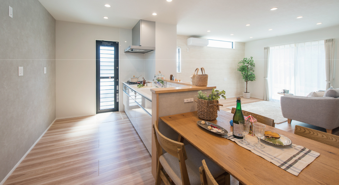 姫路エリア新築一戸建てモデルハウス見学会開催　SHOWA GROUP株式会社（昭和住宅）　ストークガーデン姫路伊伝居1号地　モデルハウス　ダイニングキッチン