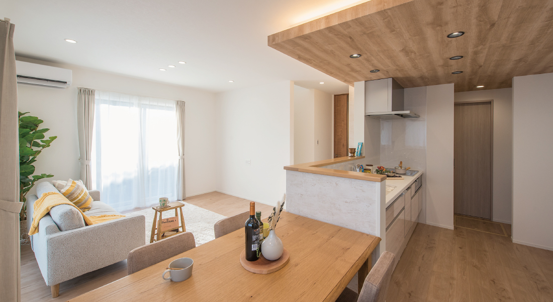 姫路エリア新築一戸建てモデルハウス見学会開催　SHOWA GROUP株式会社（昭和住宅）　ストークガーデン姫路八代緑ヶ丘1号地　モデルハウス　ダイニングキッチン