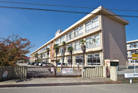 平岡南小学校