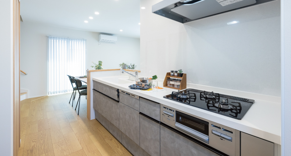 加古川市　ストークガーデン野口町野口2号地モデルハウス　SHOWA GROUP（ショウワグループ）昭和住宅　半個室型キッチン