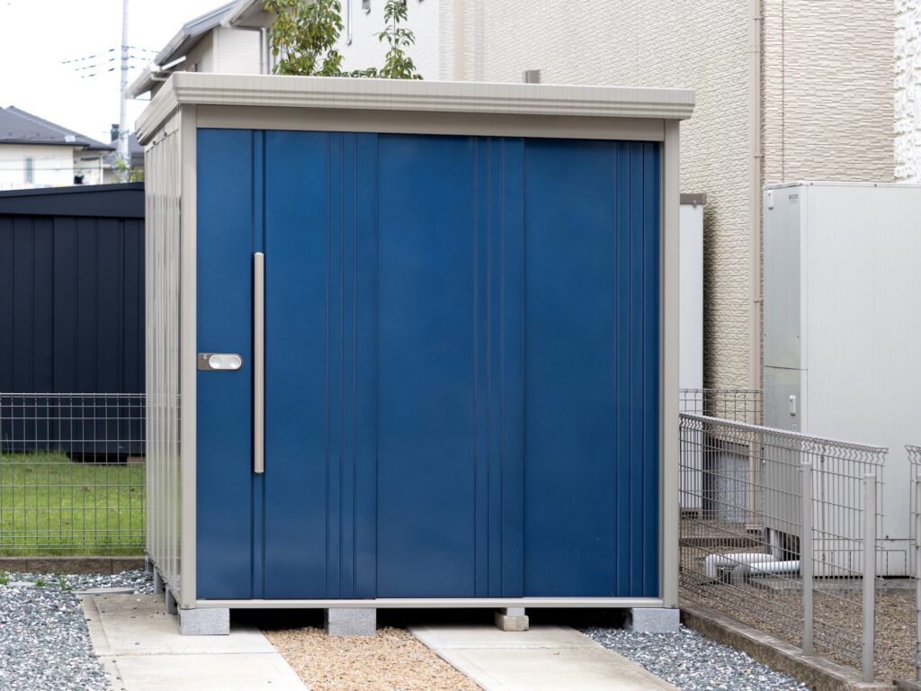 屋外に設置された物置