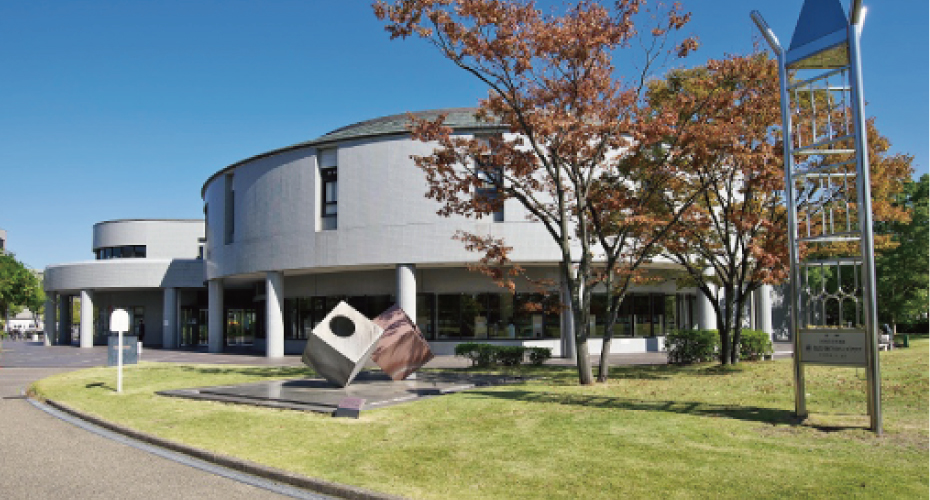 市立中央図書館