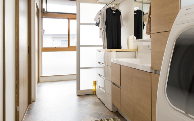 2階リビングの明るい家の画像