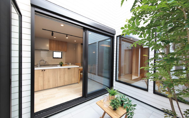 ロースタイルリビングの家の画像